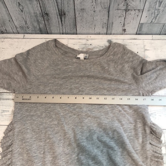 14th & Union Side Ruffle Gray Sweatshirt Small - Picture 6 of 9